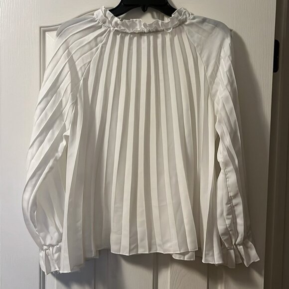 Nasty Gal white pleated long sleeve blouse size 8 - Picture 2 of 5